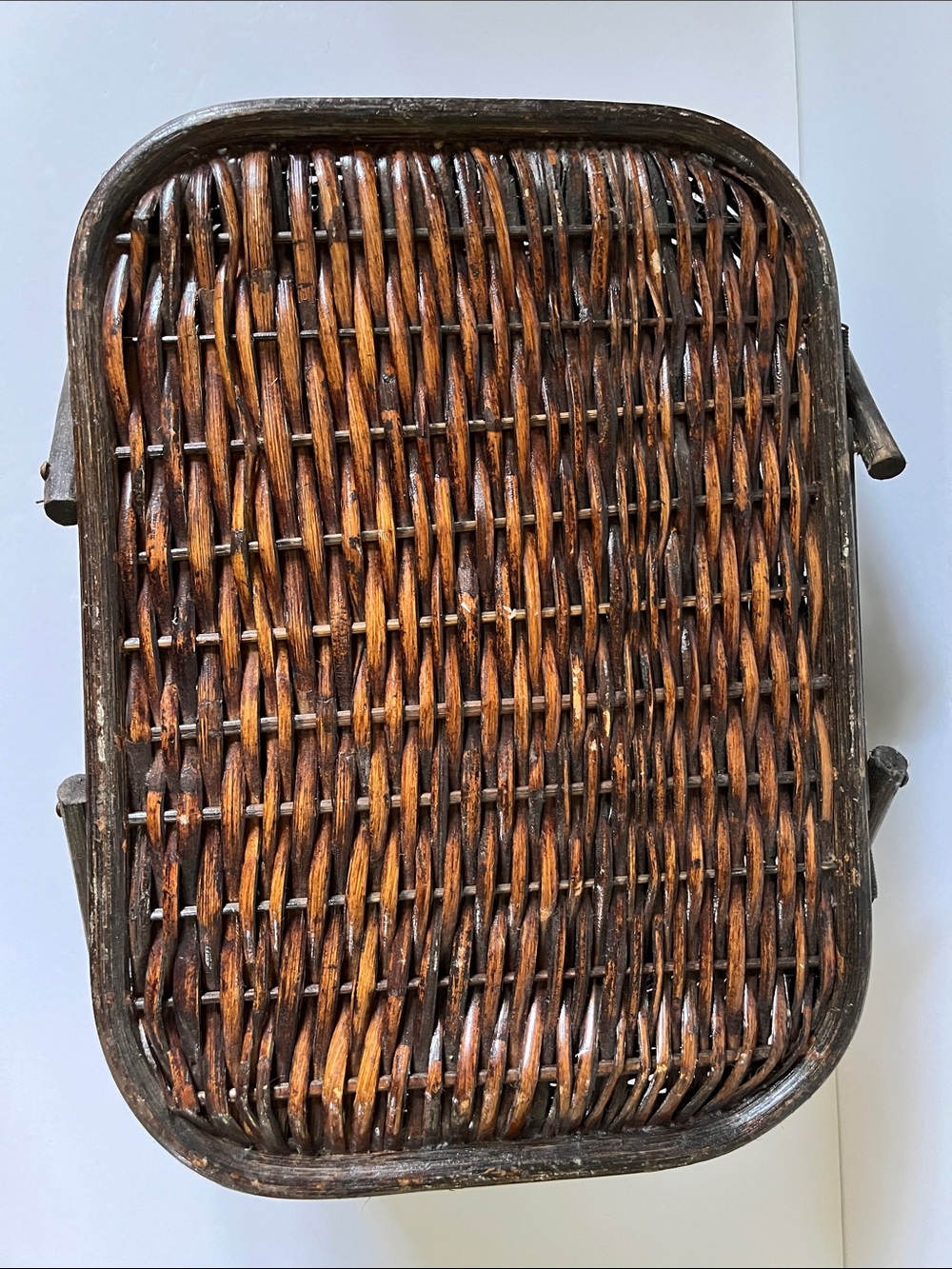 Vintage Woven Wicker Picnic Basket with Folding Bamboo Handles - Picture 5 of 9